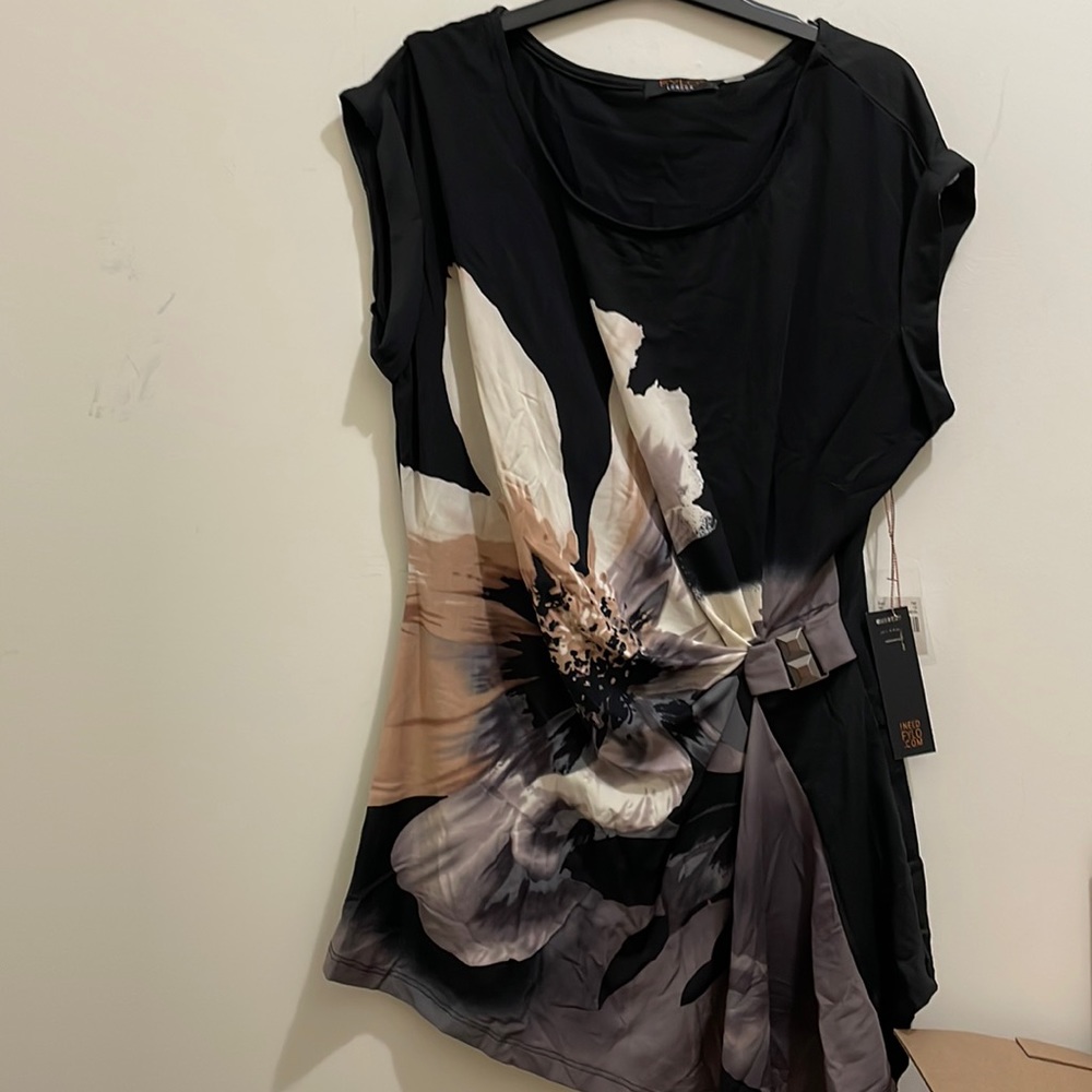 Fylo London black floral print top (sz s)